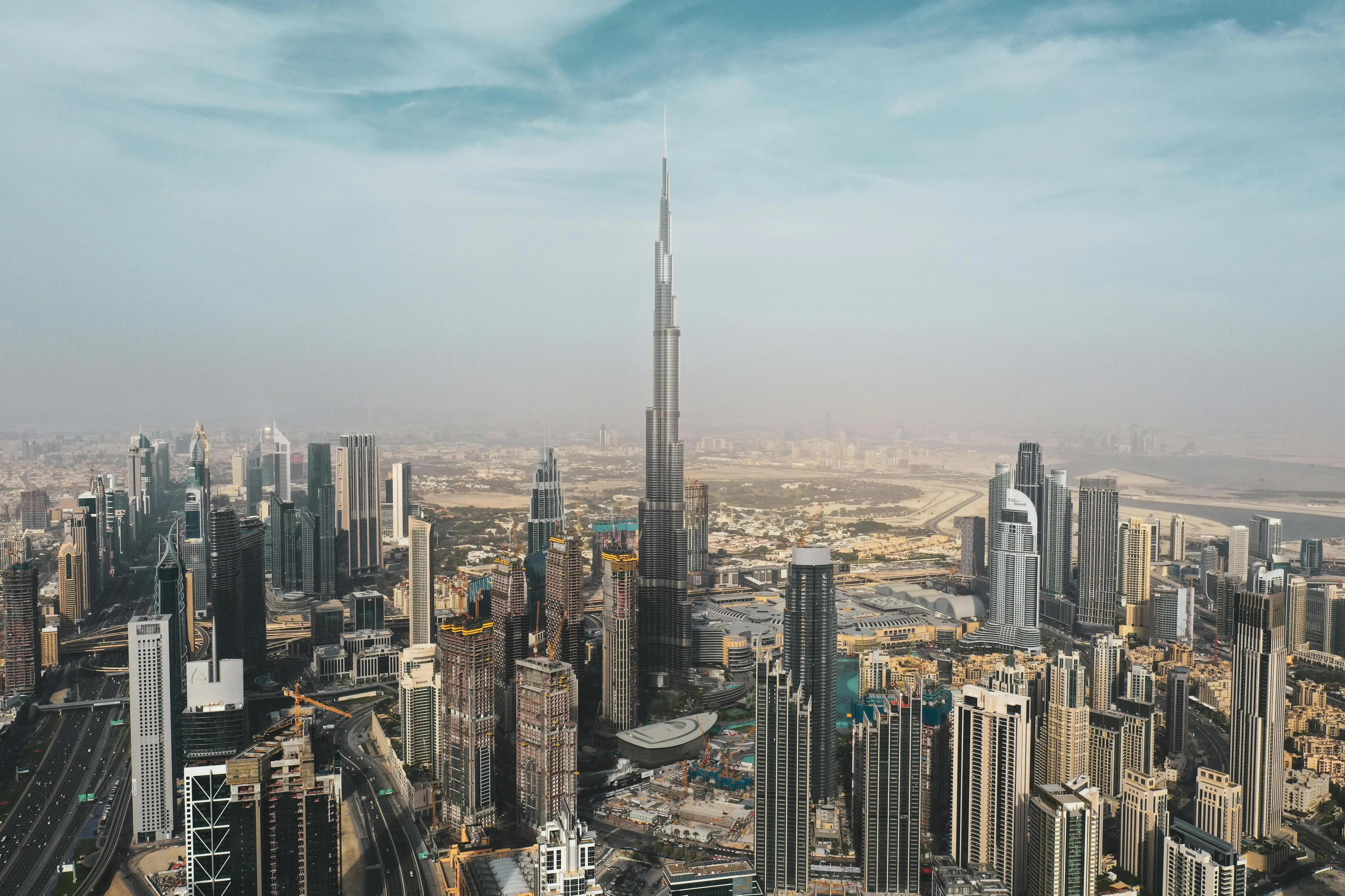 a picture of dubai skyline